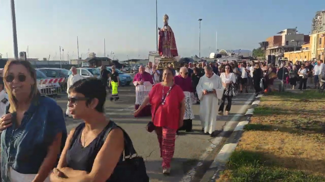La processione di rientro della statua di San Basso in cattedrale