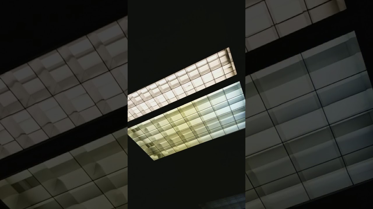 The difference between an electronic ballast and a ballast