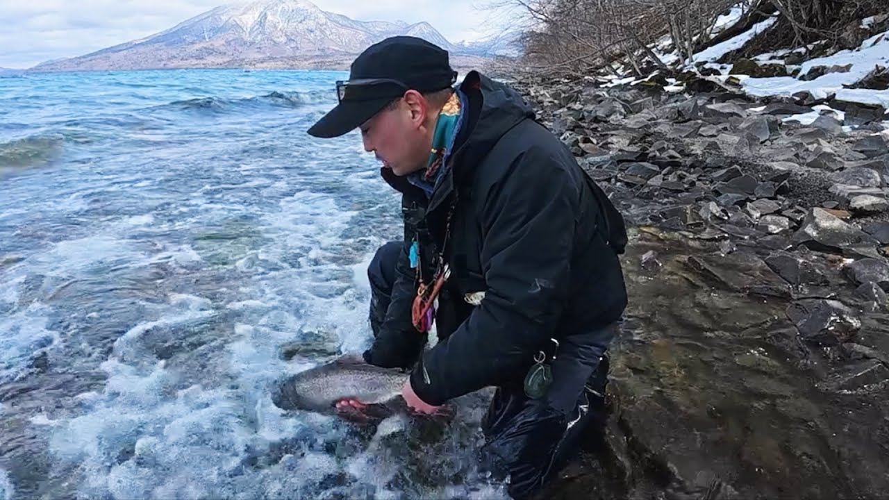 【支笏湖】波と濁りで魚達のスイッチON