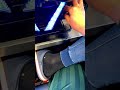 【パチンコあるある】隣の席の奴が足組んではみ出してきた! よくこういう奴おるよな?