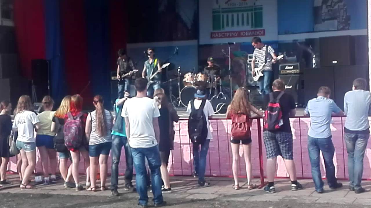 In my hands - растаял словно лед.