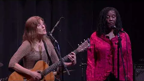 Susan Anders Sings "Just Give Me Everything" Live