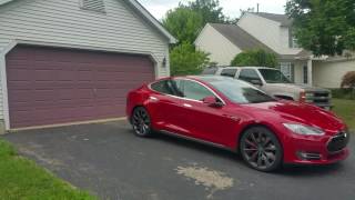 Tesla Model S P90D Summon Into Garage