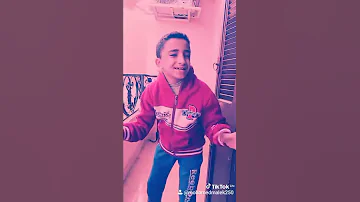 قلبى دق تلات دقات لما افتكر الذكريات 