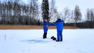 Выстрел за выстрелом. Клевало на протяжении всего дня. Ловим щуку на живца.