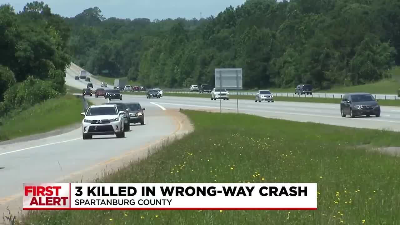 Coroner identifies victims in wrong-way crash on I-85 in Upstate - YouTube