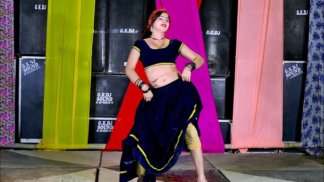 मै Up कि लड़की हू चुम्मा चिपक कर लेती हू || Me Up Ki Ladki Hu || 