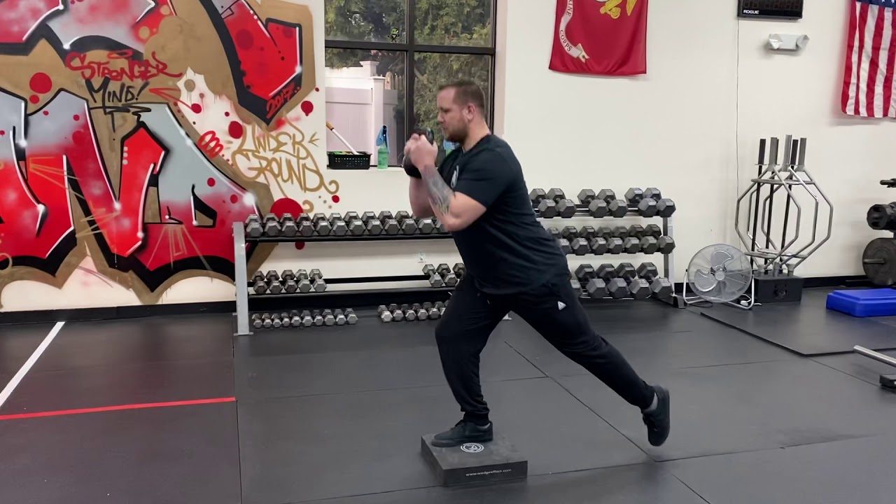 Goblet Kettlebell Deficit Reverse Lunge - YouTube
