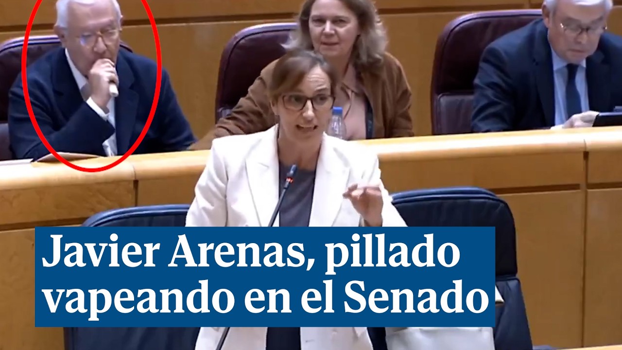 Javier Arenas, pillado vapeando en el Senado durante la intervención de Mónica García