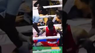 Boxer Varinder From India In Blue Hit Very Hard