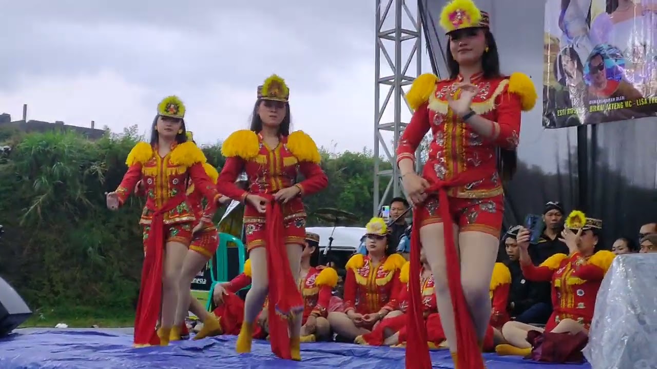 TARI IJO IJO DOLALAK DEWI ARUM TERBARU LIVE SONTONAYAN.