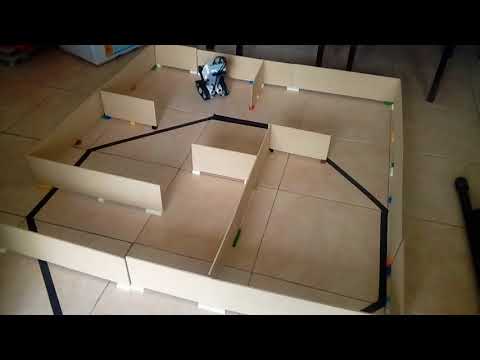 EV3 mini tank bot labyrinth solver