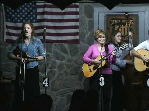 Rest My Weary Feet - Valerie Smith & Liberty Pike Featuring Becky Buller