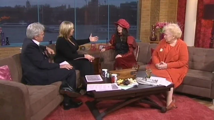Julia Wood - Writer, Personality & English Eccentric