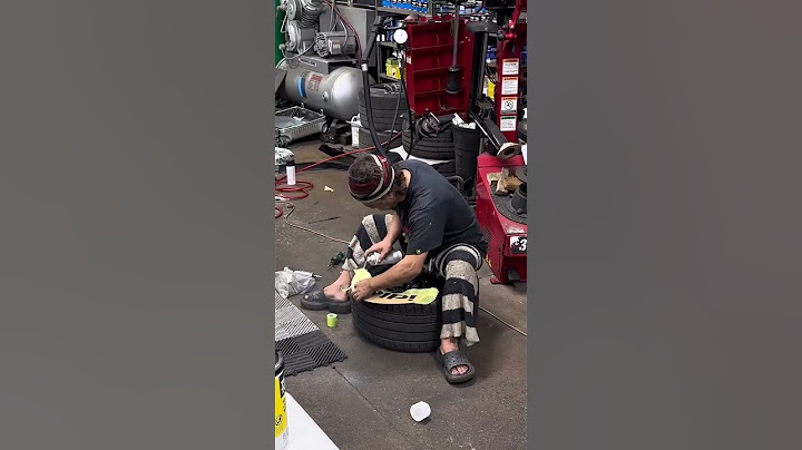 The legend Akira Nakai was in town building this beautiful 997 RWB— a true master at work