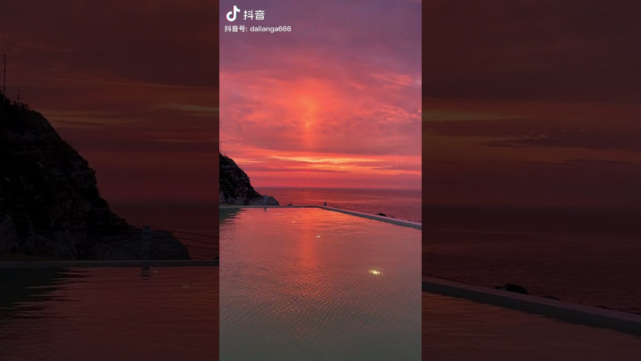 This isn't a foreign country but the sea in Weihai at7pm!