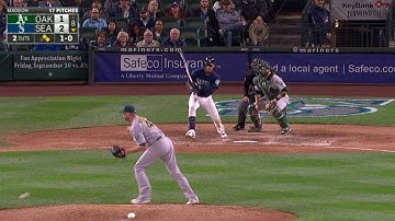 OAK@SEA: Marte goes up the middle for RBI single