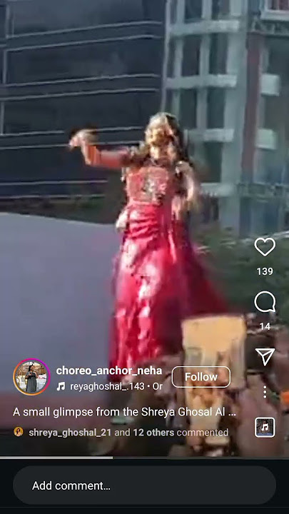 fast entry song sun raha hai na tu sing shreya Ghoshal live concert in mumbai running
