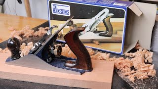 Unboxing and tuning a vintage Record smoothing hand plane (# 4)