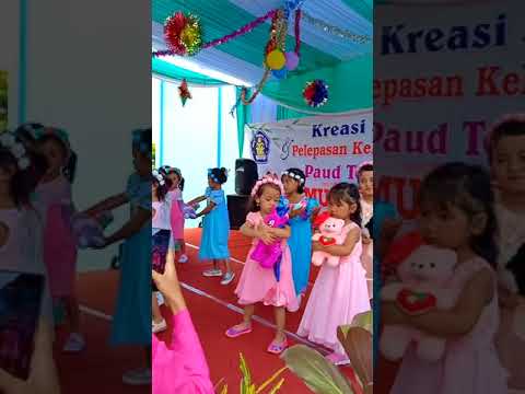Menari bunda piara