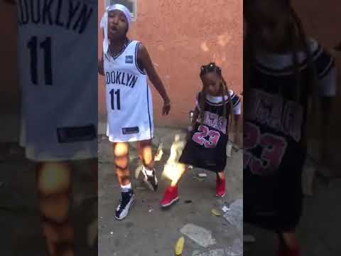La Tukiti Bailando