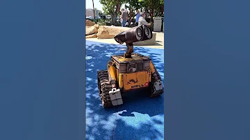 A Life Size Real Life Wall E Disney D23 Walle 
