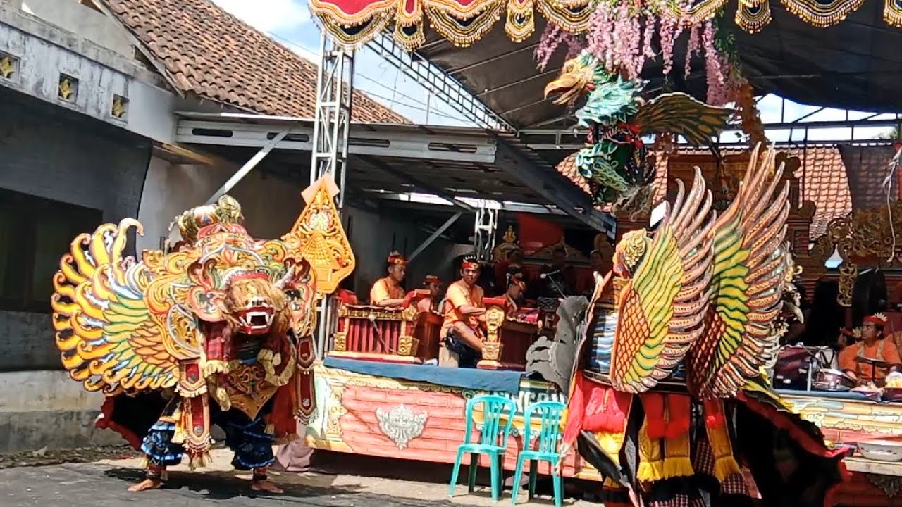 Tari burung garuda dan barong prejeng