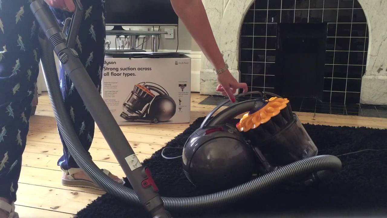 Dyson Dc39 Multi Floor Review Mini Travellers Youtube