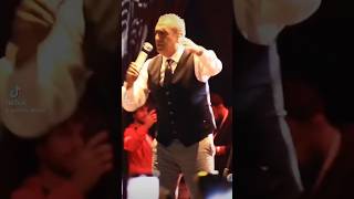 Diyarbakırda Yavuz Bingölün Seslendirdiği Gitme Şarkısına Yüzlerce Kişi Eşlik Etti