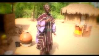 Omanhene Pozo - Kyenkyen Bi Adi Meawu(Official Music Video) chords