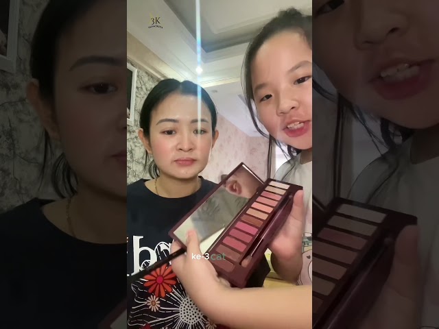 MAKEUPIN MOMMY YUK class=