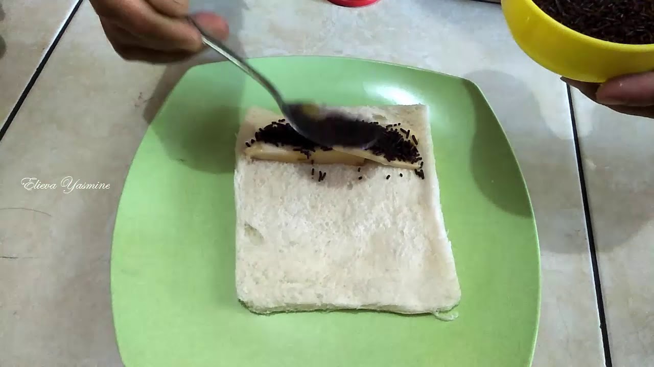 Membuat Roti Tawar Goreng Isi Pisang Coklat Keju Praktis Untuk Bekal Youtube