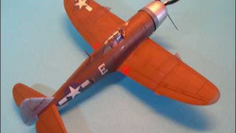 ACADEMY 1/72 P-47 D 