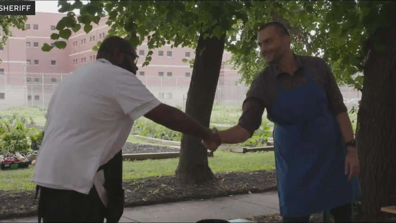 Chefs compete using produce grown by Cook County Jail inmates – YouTube
