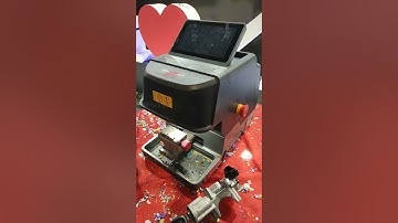 FULL AUTOMATIC KEY CUTTING MACHINE XTOOL