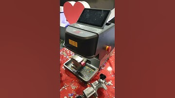 FULL AUTOMATIC KEY CUTTING MACHINE XTOOL