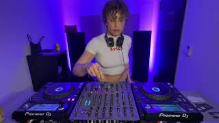 Download Lagu Ugne Sync I Survibe DJ Booth MP3