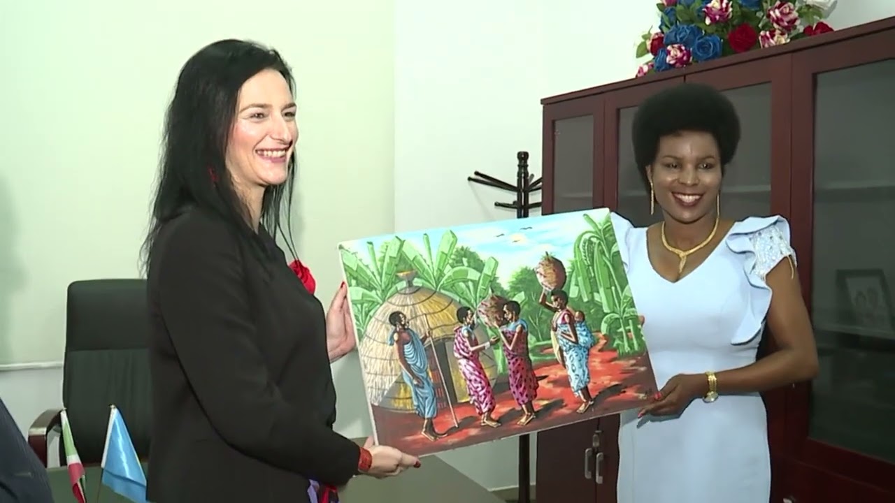 Ikiganiro ku kivi ku vyaranguwe n'Umutambukanyi w'umukuru w'igihugu