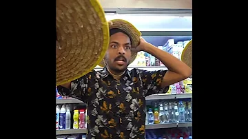 الصوت مو واضح شوي ومزعج لأكن مافيه موسيقى 