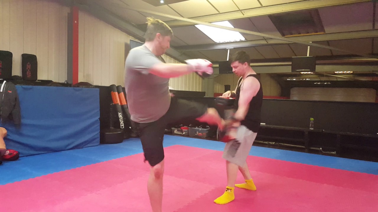 6am one to one kickboxing low kick options YouTube