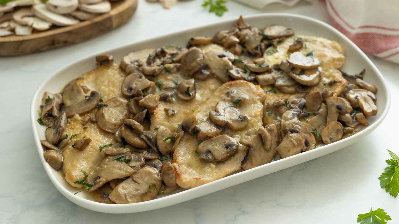 SCALOPPINE DI POLLO AI FUNGHI Ricetta Facile - Fatto in Casa da Benedetta