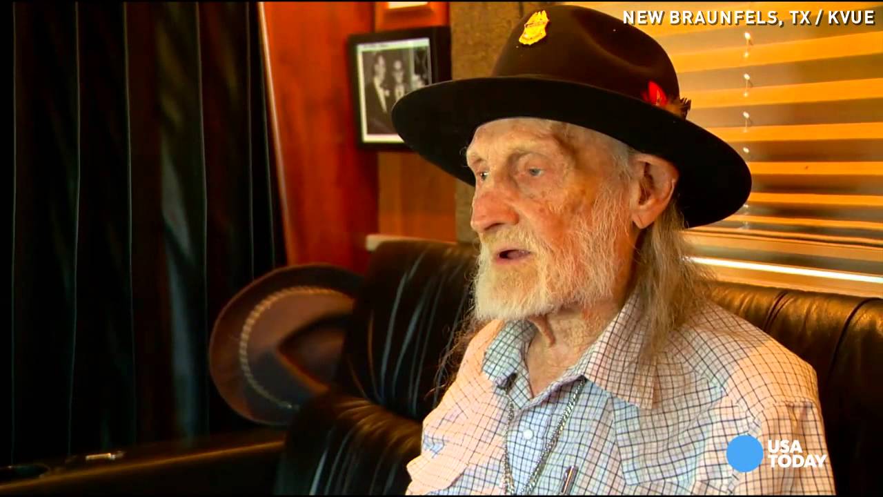 A 90-Year-Old Texan Has Some Advice for Willie Nelson on His ...