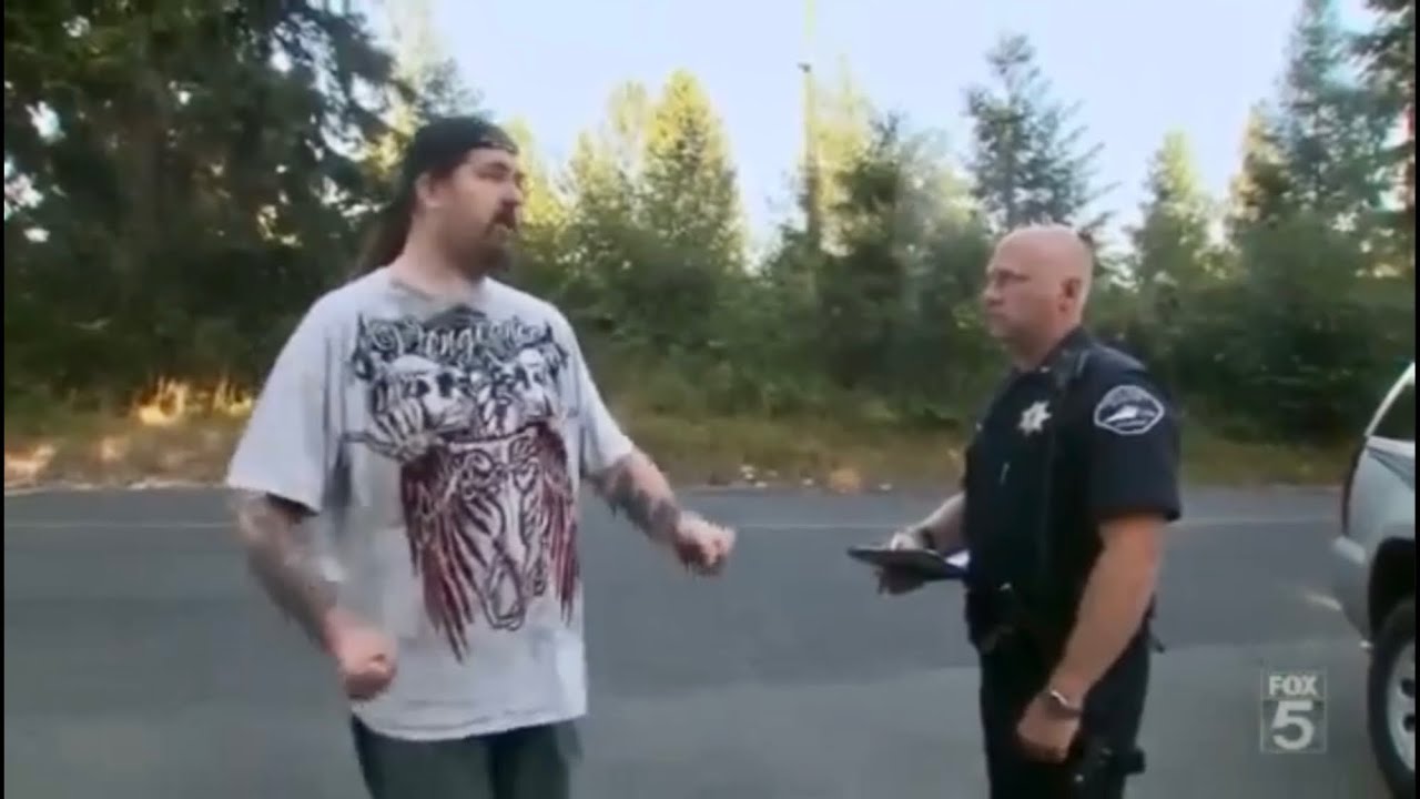 Cops Tv show Pierce county Washington. Family fight call. (2010).