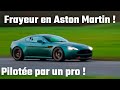 Aston martin vantage en drift pilote par un pro 