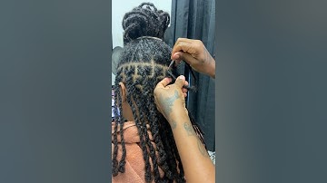 How to interlock (2 point rotation) #dreadlocs #interlockinglocs #locs  #howto