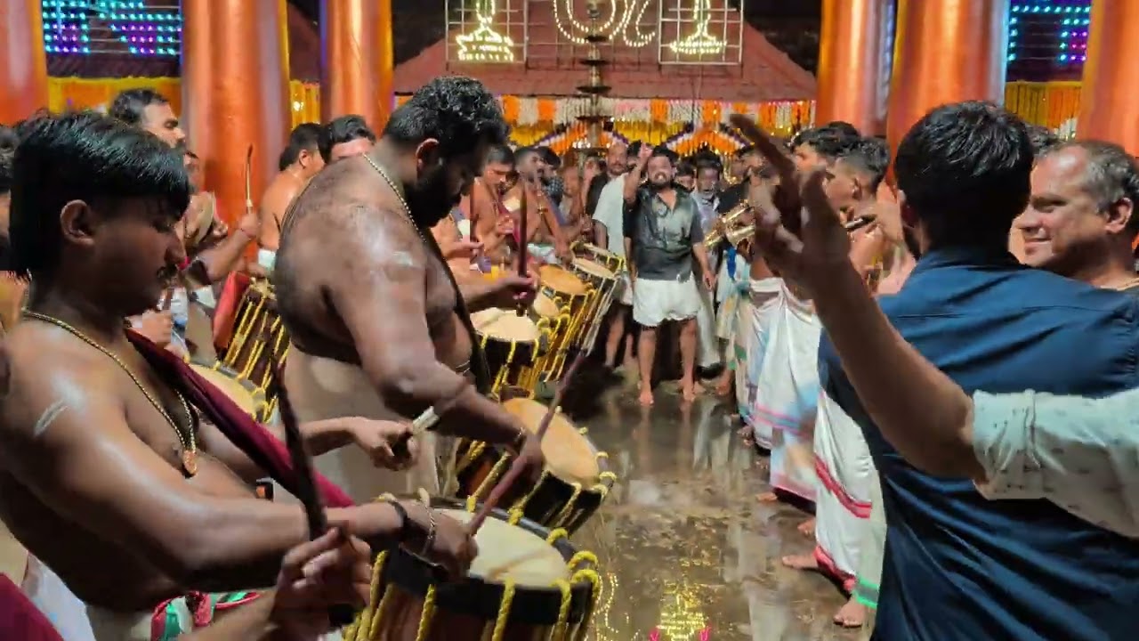 എളമക്കരയെ ഇളക്കി മറിച്ച തീപ്പൊരി കലാശം | ശ്രീ കലാമണ്ഡലം ഹരീഷ് മാരാർ