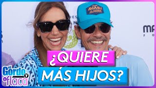 Marc Anthony le explica a Lili Estefan su técnica para cambiar pañales | El Gordo Y La Flaca