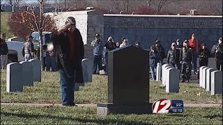 RI Holds Wreath-Laying Ceremony to Honor Veterans