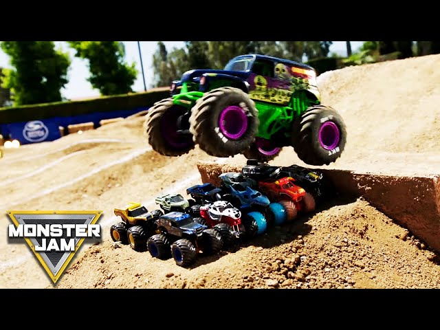 Monster Jam Freestyle Force Grave Digger | Monster Jam - YouTube