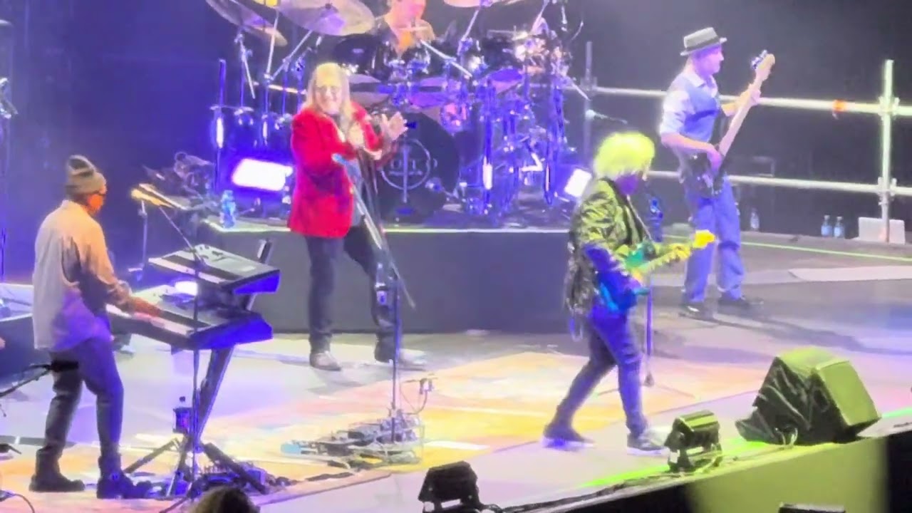 TOTO- I’ll supply The love @Gelredome 08-02-2025